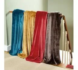 LINNEA Couverture Polaire Microvelours 180x220 Cm Velvet Rouge Lipstick